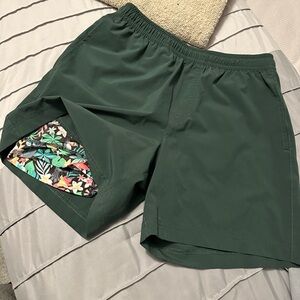 Chubbies Men’s “The Greeneries” performance short